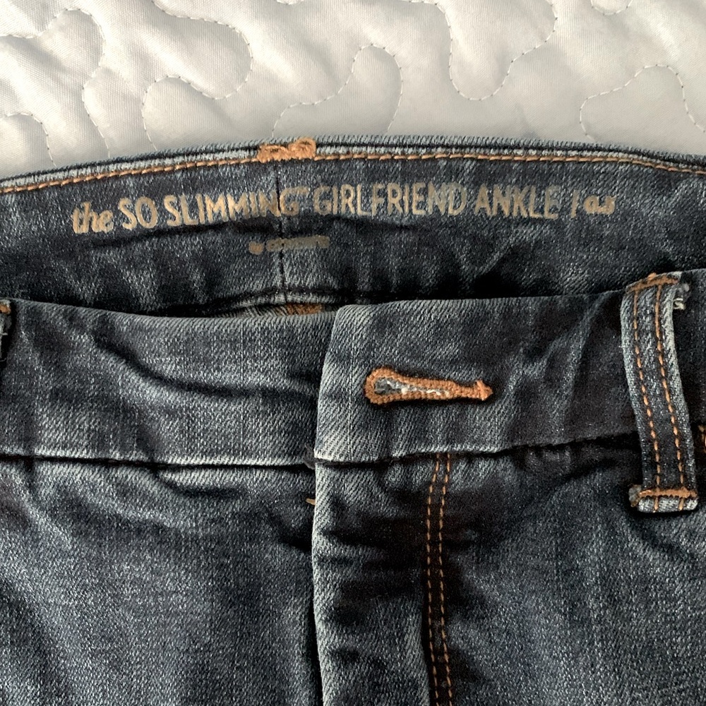 So Slimming girlfriend straight leg jeans
